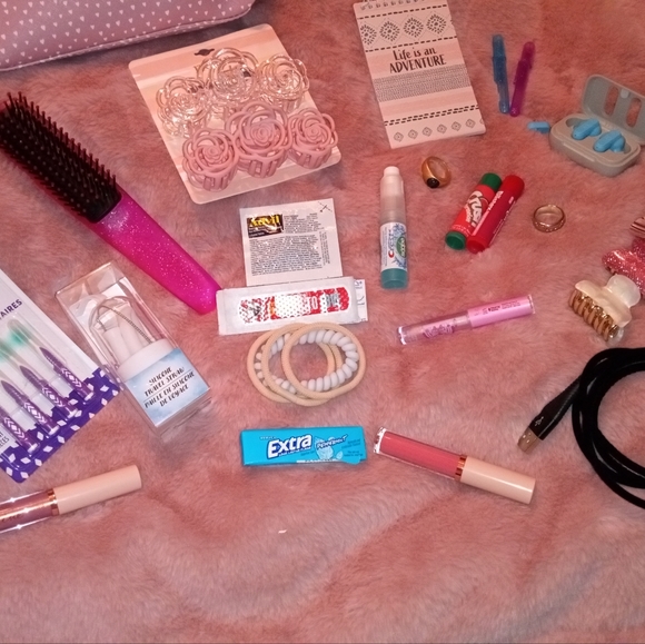 Makeup/Essentials Bag - Picture 2 of 2